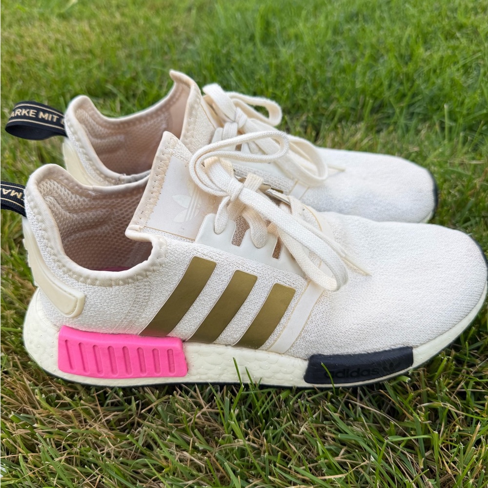 Adidas women’s 8.5 R1 Cream with Gold & Pink Accent Sneaker
